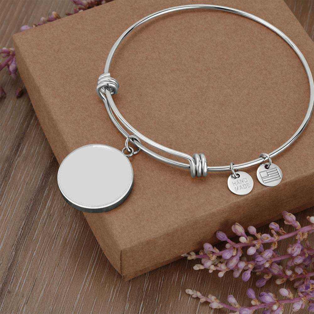 Cherish Every Moment: Engraved Jewelry That Captures Your Special Stor