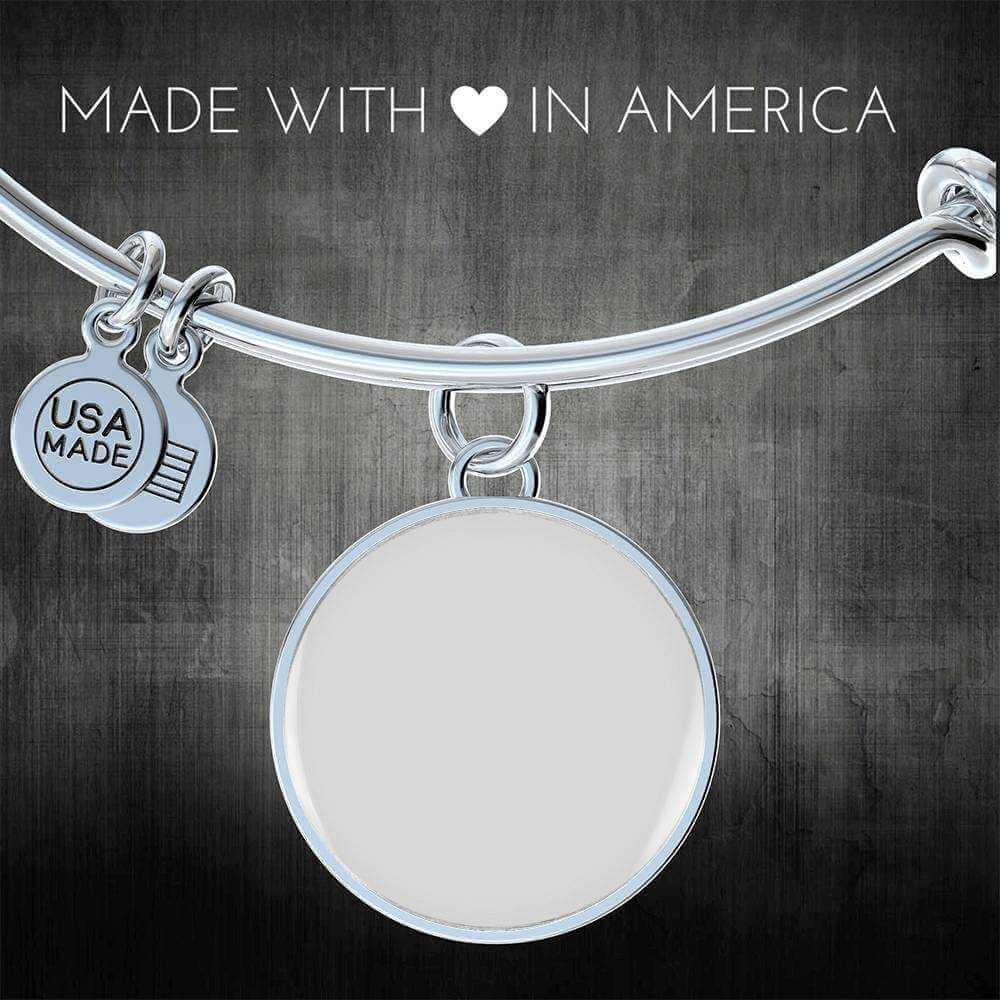 Cherish Every Moment: Engraved Jewelry That Captures Your Special Stor